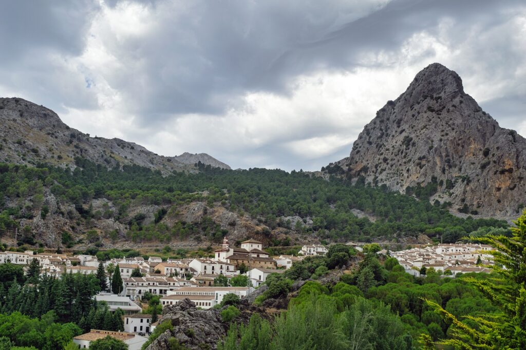 mountains, houses, church-7911302.jpg