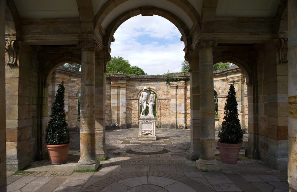 hever castle, kent, uk-521173.jpg