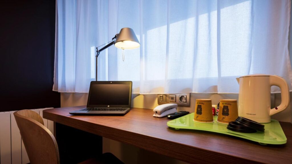 Desk Campanile Hotel